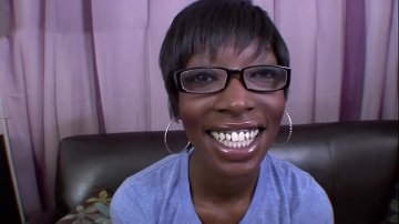 mamma nera succhia cazzo bianco