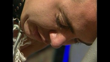 rocker pazzo torturare