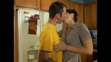 Sesso bollente milf mora vicino