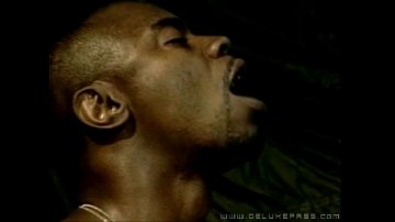 giovane donna tenuto mani scopato nella stanza