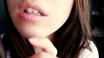 Karen bionda siliconi soddisfa